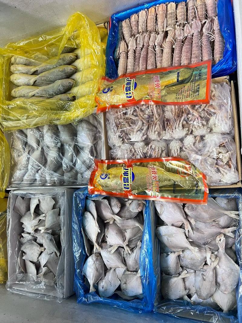 夏日暢飲 哈啤時(shí)節(jié)，凍品海鮮與日用百貨助興